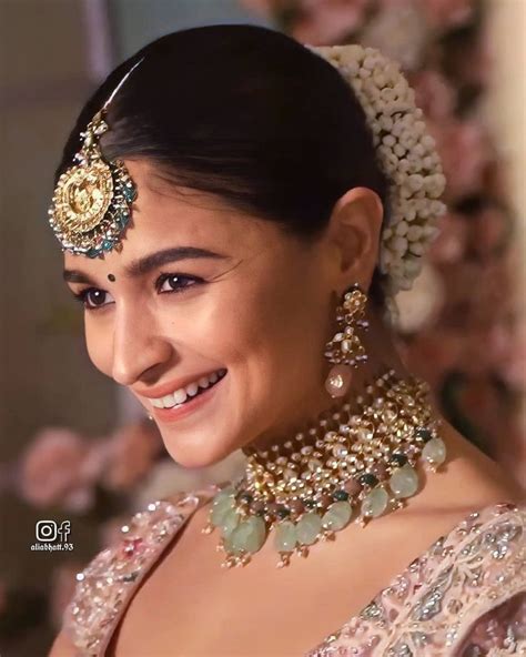 Alia Bhatt jewellery inspo Pakistani Bridal Jewelry, Indian Wedding Jewelry, Indian Bridal ...