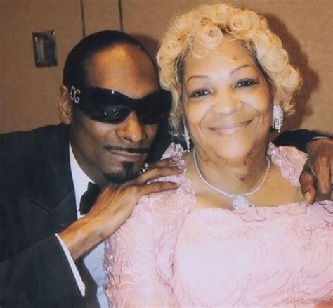 What was Snoop Dogg’s mom Beverly Tate’s cause of death? | The US Sun