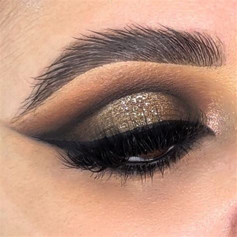 20 Trendy Indian Bridal Eye Makeup Ideas