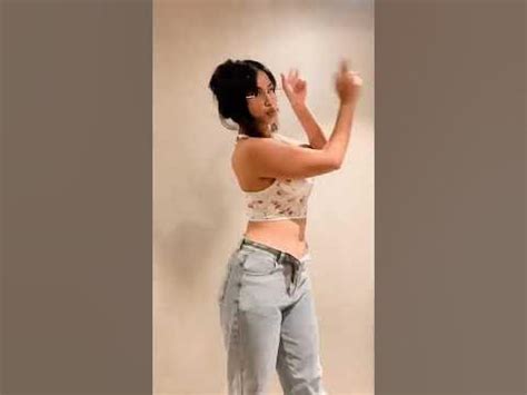 prakriti Saha | hot dance reel | hola | moves - YouTube