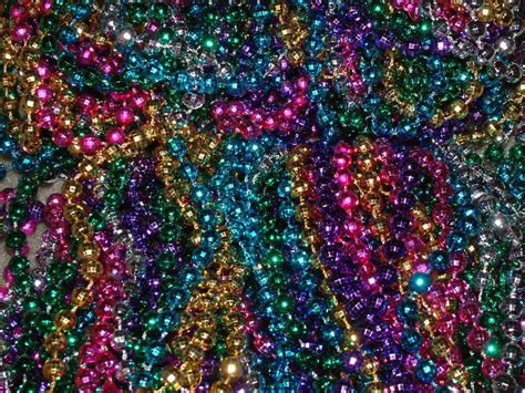 72 MULTI-COLOR MARDI GRAS BEADS/NECKLACES-PARTY | eBay in 2020 | Mardi ...