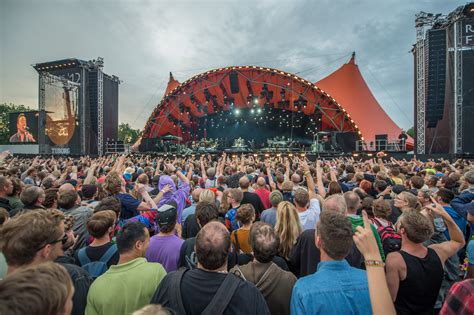 File:Roskilde Festival - Orange Stage - Bruce Springsteen.jpg - Wikimedia Commons
