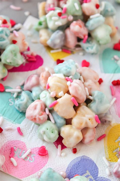 Froot Loops Sweetheart Cereal Treats | Baking You Happier