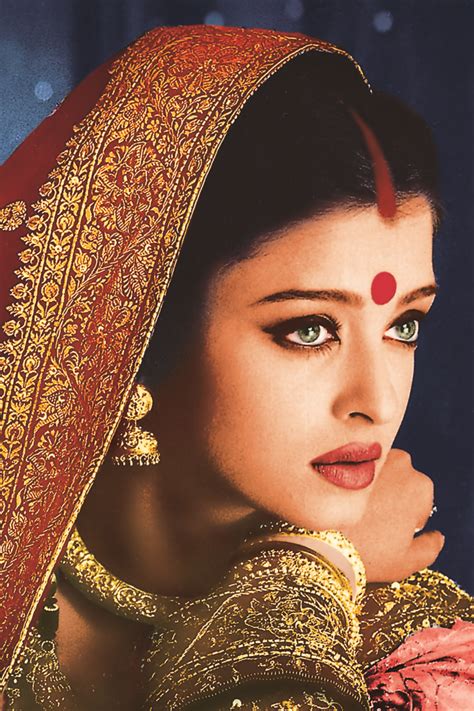 Aishwarya Rai Bachchan in Devdas Posters and movie stills from Devdas ...