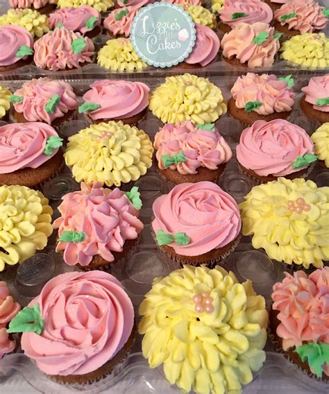 Buttercream flower cupcakes! | Buttercream flowers cupcakes, Flower cupcakes, Buttercream flowers