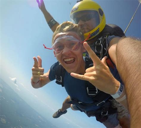 How Much Does Tandem Skydiving Cost? | Skydive Long Island