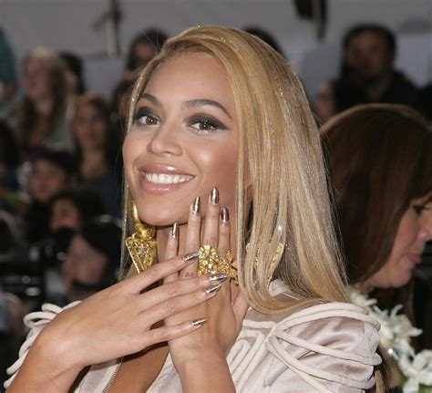 Fashion + Art = Minx | Celebrity nails, Beyonce nails, Minx nails