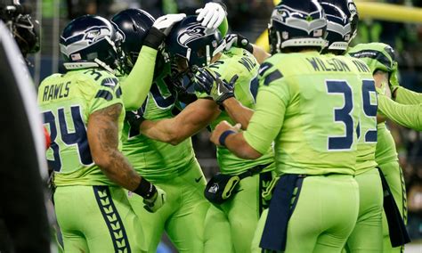 Seattle Seahawks St. Patrick’s Day special: History of the green unis