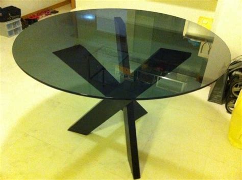 Round Glass Dining Table • Singapore Classifieds