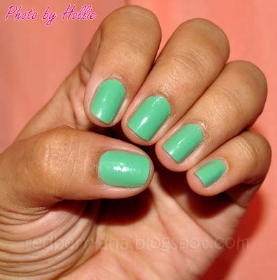 Random Beauty by Hollie: Nails of the Week: Mint Green
