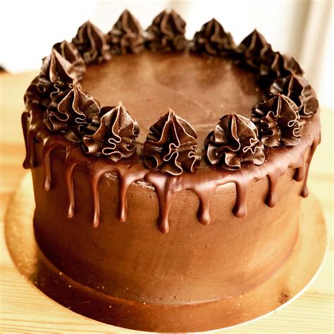 A cake that celebrates life and all its wonders, the perfect birthday ...