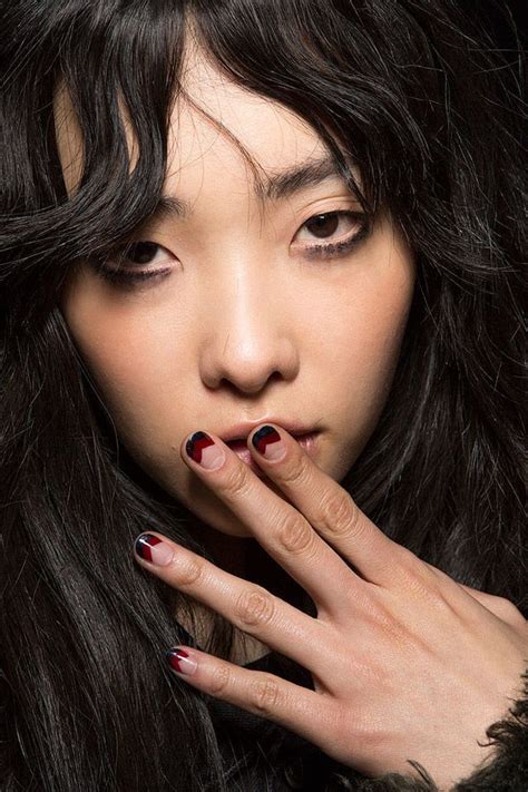 The Best 12 Nail Art Ideas From NYFW Fall 2015 | Chevron nails, Chevron ...