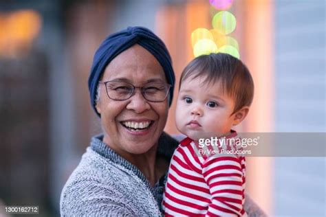 Ethnic Grandmother Photos and Premium High Res Pictures - Getty Images