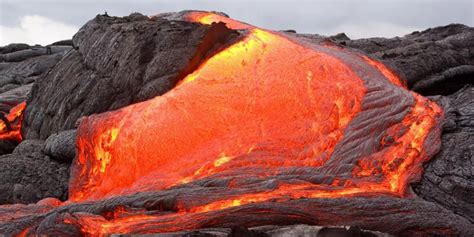 Pin by Emerson Duvan on lava mas ardiente | Beaches in the world, Volcano, Active volcano