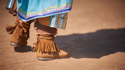 Stomp Dance Demonstration | Chickasaw Cultural Center