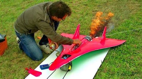 This Jet Powered Remote Control Plane Can Fly At 450 MPH