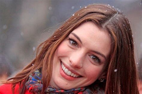 Anne Hathaway traces her ancestry back to Cork and Donegal | Anne hathaway photos, Anne hathaway ...