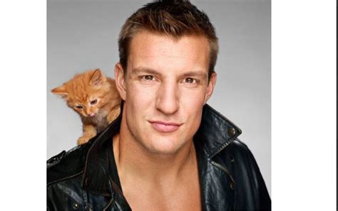 The Daily Upper Decker - E009 Wed 010715 - Gronk Erotica, Athlete Crime ...