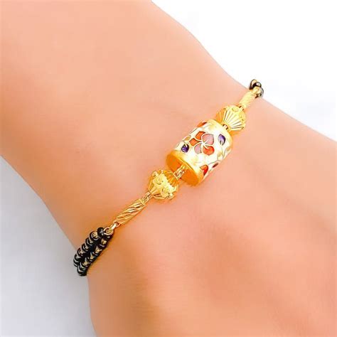 Contemporary Floral Black Bead Bracelet - Storelize