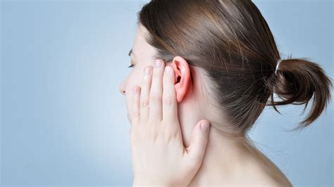 Itchy Throat And Ears: 6 Surprising Causes And Remedies