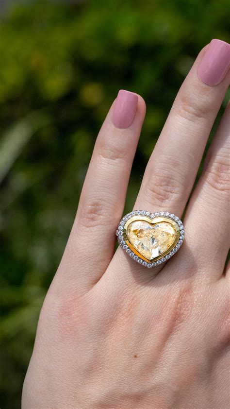 Heart Shaped Diamond Rings That She Will Absolutely Love – Raymond Lee Jewelers