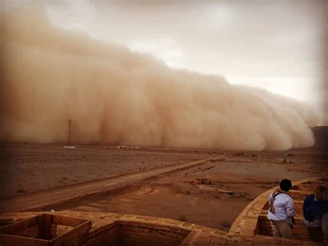 Doomsday feeling as strong sandstorm sweeps across Yazd in Iran in ...