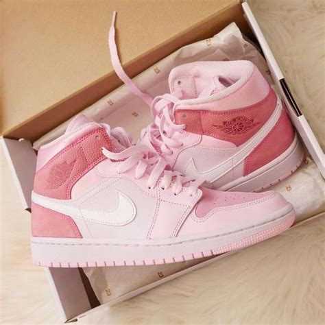 Pin by Paige Marlinga on K I C K Z | All nike shoes, Womens basketball shoes, Pink jordans