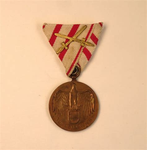 Austria, Republic. WW1. War Commemorative Medal w / Swords — WW2 ...