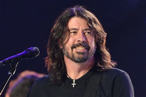 Watch Dave Grohl Fail to Recognize a Nirvana Song - InsideHook