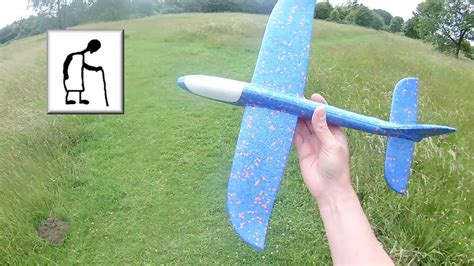 The Works £3 Foam Glider #01 - YouTube