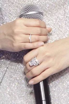 Stunning wedding rings: Angelababy wedding ring