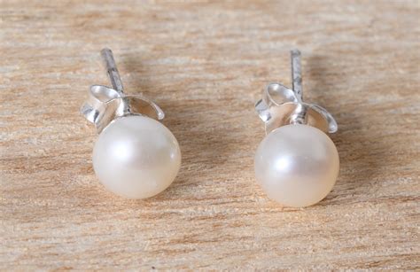 Sterling Silver pearl earrings – Lilys Attic