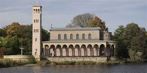 Potsdam: Palace Tour by Boat - New World Tours