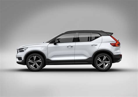 New Volvo XC40 T5 PHEV Offers 28 Miles of EV Range - Motor Illustrated