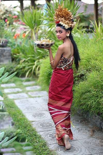 Balinese Girl Cultures Du Monde, World Cultures, We Are The World ...