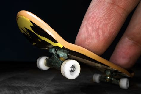 6 Incredible Finger Boarding Tricks | FingerBoarding.com