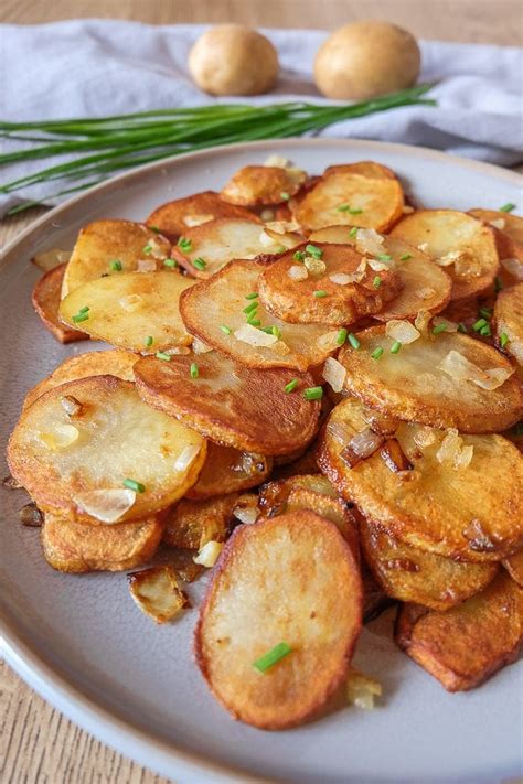 German Fried Potatoes (Bratkartoffeln) - Recipes From Europe