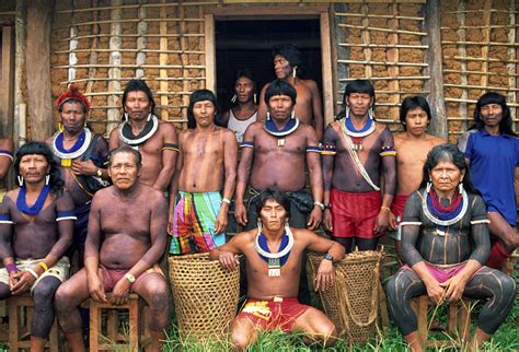 ÍNDIOS XIKRIN ENFRENTAM DESAFIOS PARA MANTER TRADIÇÕES NA MODERNIDADE