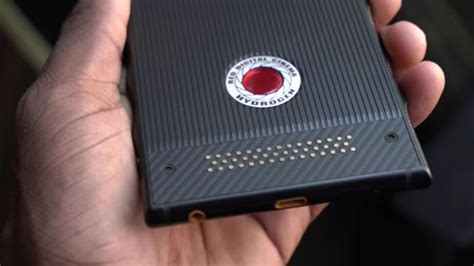 Red Hydrogen - A Holographic Gadget - Phones In Nepal