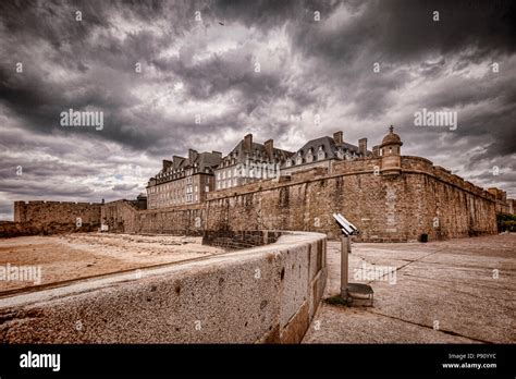 The old town and ramparts of Saint-Malo Stock Photo - Alamy