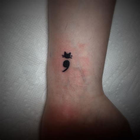 Aggregate more than 69 bee semicolon tattoo latest - in.cdgdbentre