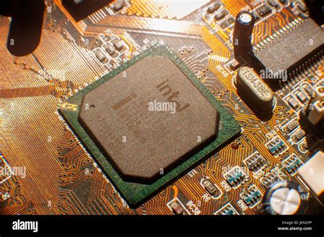 Circuit components hi-res stock photography and images - Alamy