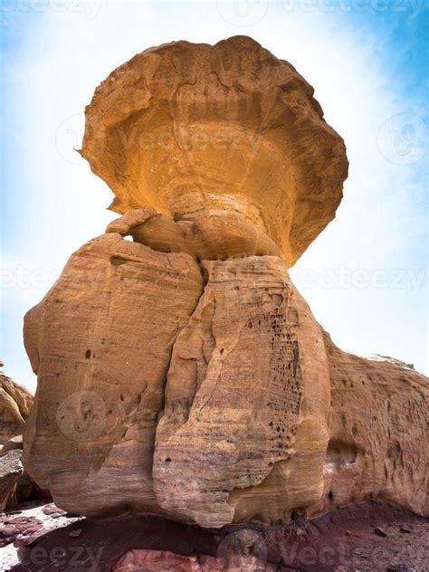 Mushroom rock in Wadi Rum desert 11855892 Stock Photo at Vecteezy