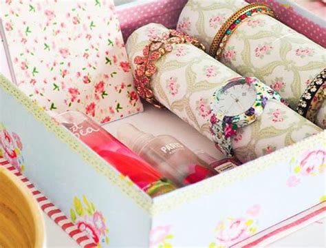 Adorable DIY Bracelet Organizer Box | Diy bracelets organizer, Bracelet organizer, Jewelry ...