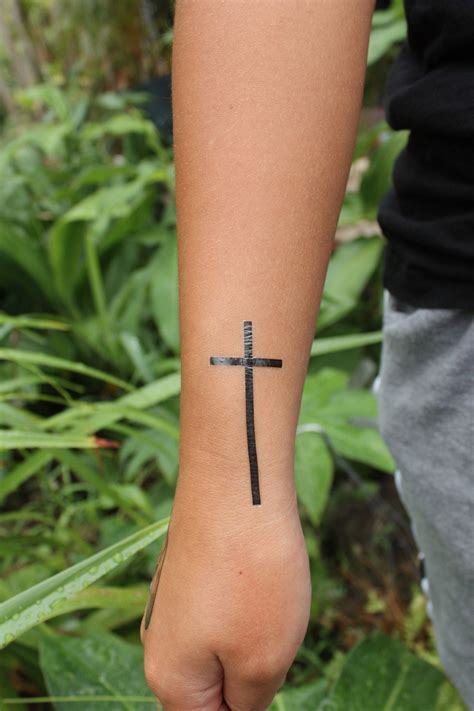 Details more than 86 temporary cross tattoos best - in.cdgdbentre