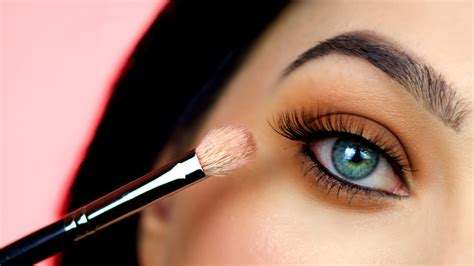 Prominent Eye Makeup Tips For Beginners - YouTube