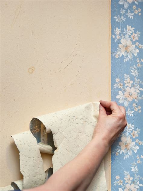 How To Remove Old Wallpaper From Drywall