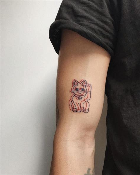Maneki Neko Tattoos Explained: Origins, Meanings & Symbols Lucky Cat Tattoo, Artsy Tattoos ...
