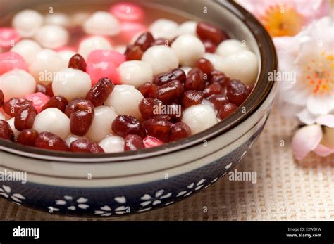 Tang Yuan, Chinese New Year Stock Photo - Alamy