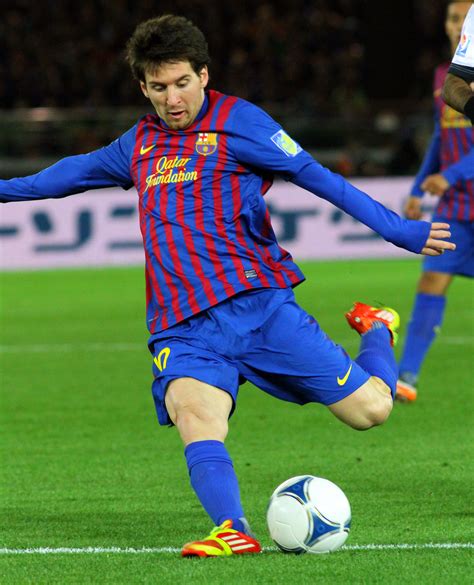 File:Lionel Messi Player of the Year 2011.jpg - Wikimedia Commons